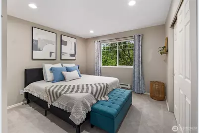 18501 SE Newport Way #H236, Issaquah, WA 98027 - Photo 9