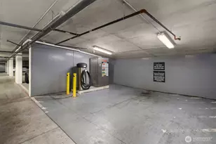 588 Bell St, Seattle, WA 98121 - Photo 29