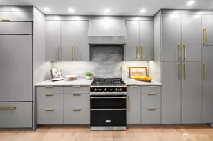 10528 15th Ave NW, Seattle, WA 98177 - Photo 9