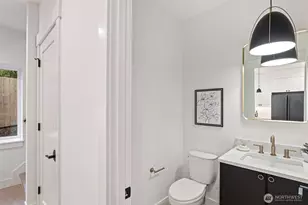 11220 115th Pl NE, Kirkland, WA 98033 - Photo 17