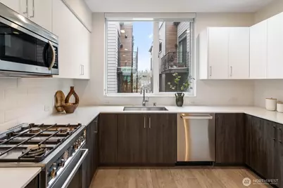 6309 9th Avenue NE #D, Seattle, WA 98115 - Photo 11