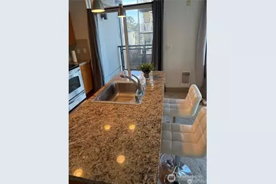 4547 8th Avenue NE #414, Seattle, WA 98105 - Photo 7