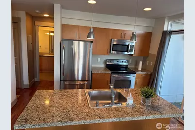 4547 8th Avenue NE #414, Seattle, WA 98105 - Photo 9