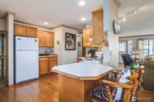 970 SW Upland Ct, Oak Harbor, WA 98277 - Photo 3