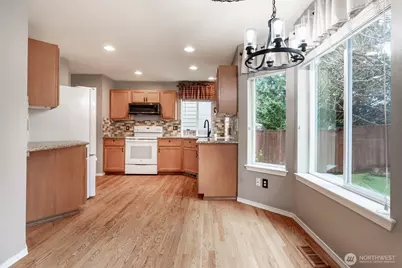 12717 E 166th Street Court E, Puyallup, WA 98374 - Photo 9