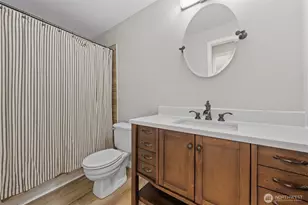 12025 SE 60th St, Bellevue, WA 98006 - Photo 17