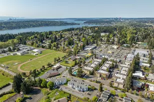 12025 SE 60th St, Bellevue, WA 98006 - Photo 15