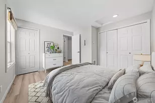 12025 SE 60th St, Bellevue, WA 98006 - Photo 13