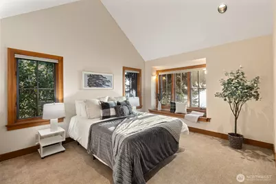 8281 W Mercer Way, Mercer Island, WA 98040 - Photo 27