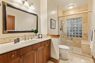 8281 W Mercer Way, Mercer Island, WA 98040 - Photo 31