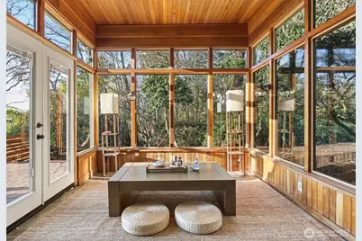 8281 W Mercer Way, Mercer Island, WA 98040 - Photo 15