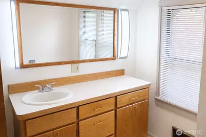 5116 Meridian Avenue N #1/2, Seattle, WA 98103 - Photo 15