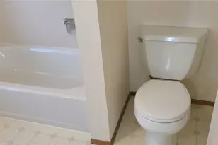 5116 Meridian Ave N, Seattle, WA 98103 - Photo 17