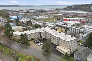 2253 Gilman Dr W, Seattle, WA 98119 - Photo 29