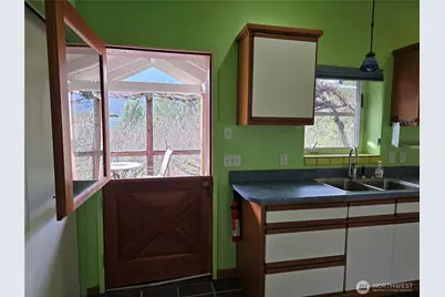 554 Briarwood Lane, Brinnon, WA 98320 - Photo 11