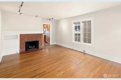 5804 8th Avenue NE, Seattle, WA 98105 - Photo 11