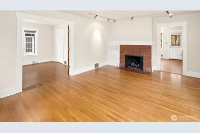 5804 8th Avenue NE, Seattle, WA 98105 - Photo 9