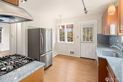 5804 8th Avenue NE, Seattle, WA 98105 - Photo 13