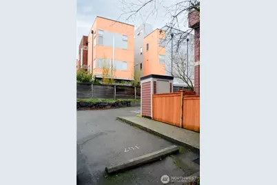 107 16th Avenue #107, Seattle, WA 98122 - Photo 21