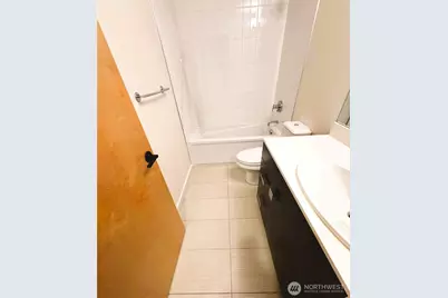 7814 Stroud Avenue N, Seattle, WA 98103 - Photo 5