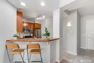 2000 Alaskan Wy, Seattle, WA 98121 - Photo 13