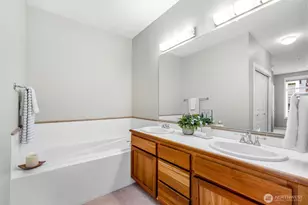 2000 Alaskan Wy, Seattle, WA 98121 - Photo 23