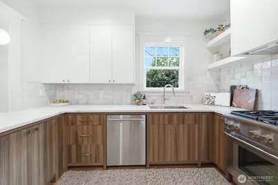 357 Garfield Street, Seattle, WA 98109 - Photo 17