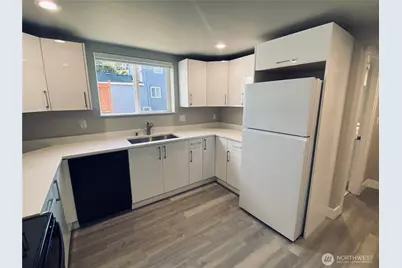 3405 Rockefeller Avenue #C, Everett, WA 98201 - Photo 9