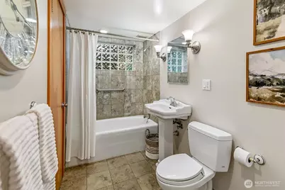 14805 Linden Avenue N, Shoreline, WA 98133 - Photo 25