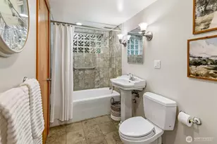 14805 Linden Ave N, Shoreline, WA 98133 - Photo 25