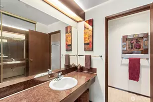 11300 1st Ave NE, Seattle, WA 98125 - Photo 21