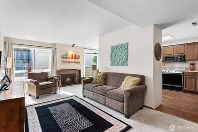 11300 1st Avenue NE #224, Seattle, WA 98125 - Photo 17