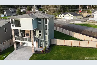 9513 38th Street E, Edgewood, WA 98371 - Photo 1
