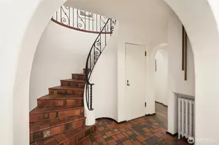 1533 Shenandoah Dr E, Seattle, WA 98112 - Photo 5