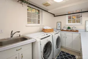 1533 Shenandoah Dr E, Seattle, WA 98112 - Photo 27