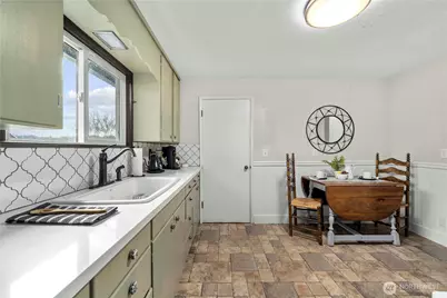 1014 5th Avenue SW, Puyallup, WA 98371 - Photo 9