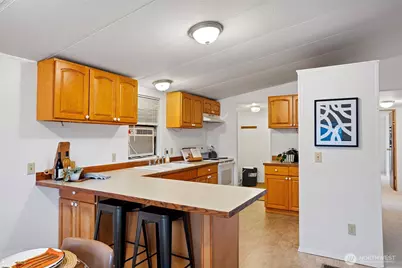 19015 16th Avenue NE, Shoreline, WA 98155 - Photo 9