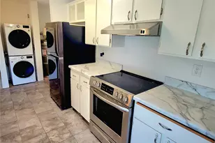 18100 15th Ave NE, Shoreline, WA 98155 - Photo 7