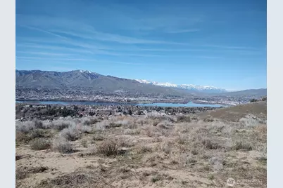 710 NE Tyler Place, East Wenatchee, WA 98802 - Photo 3