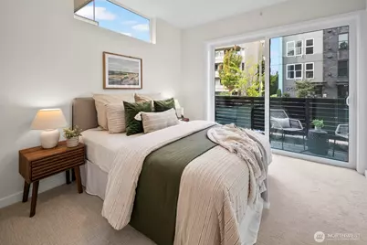 318 D Bellevue Avenue E, Seattle, WA 98102 - Photo 13