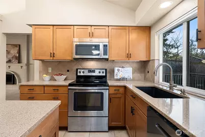 16609 163rd Place SE, Renton, WA 98058 - Photo 13