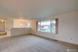 1032 E Robinhood Dr, Arlington, WA 98223 - Photo 7