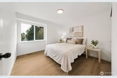 5622 Waller Road E, Tacoma, WA 98443 - Photo 11