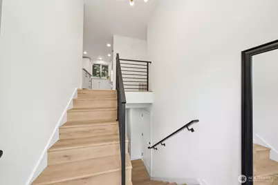 5622 Waller Road E, Tacoma, WA 98443 - Photo 15