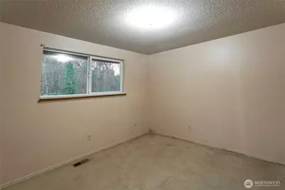 1620 E Columbia Avenue, Tacoma, WA 98404 - Photo 9