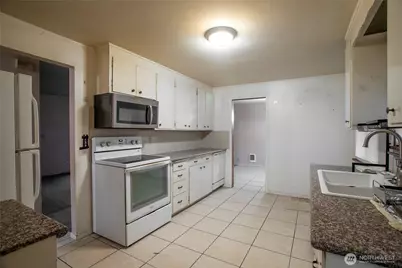 1620 E Columbia Avenue, Tacoma, WA 98404 - Photo 7