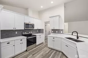 10706 59th Dr NE, Marysville, WA 98270 - Photo 15