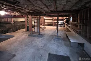 2329 W Smith St, Seattle, WA 98119 - Photo 39