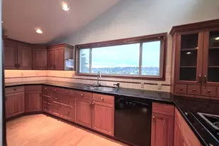 2329 W Smith St, Seattle, WA 98119 - Photo 3