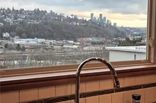 2329 W Smith St, Seattle, WA 98119 - Photo 9